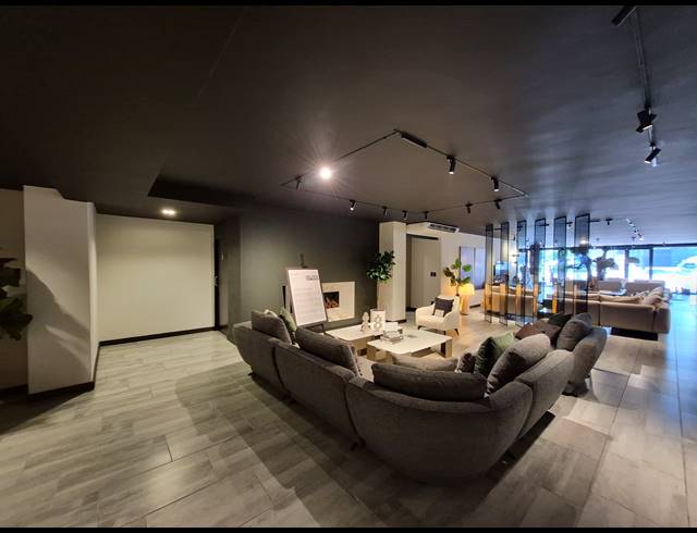 980M² SHOWROOM TO LET IN KRAMERVILLE